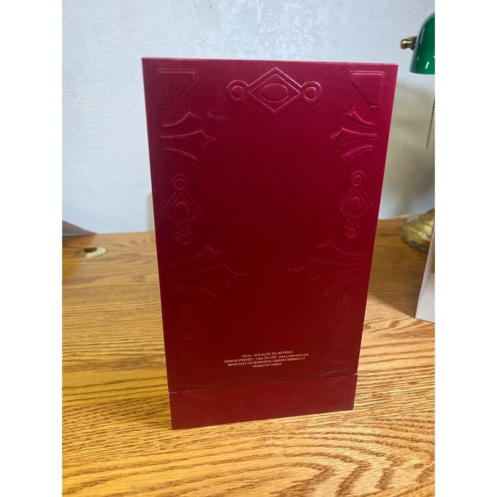 Crown Royal XR Extra Rare Waterloo Empty 750ml Bottle with Presentation Box Stop